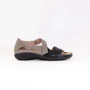 Naot Papaki (Women's) - Speckled Beige/Soft Black Leather All Day Naot Papaki (Women's) - Speckled Beige/Soft Black Leather Holiday Edit