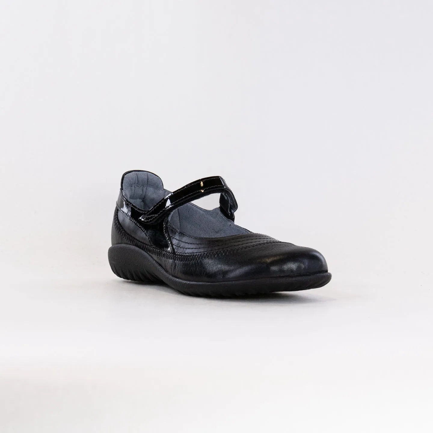 Noat Kirei (Women's) - Black slope walk