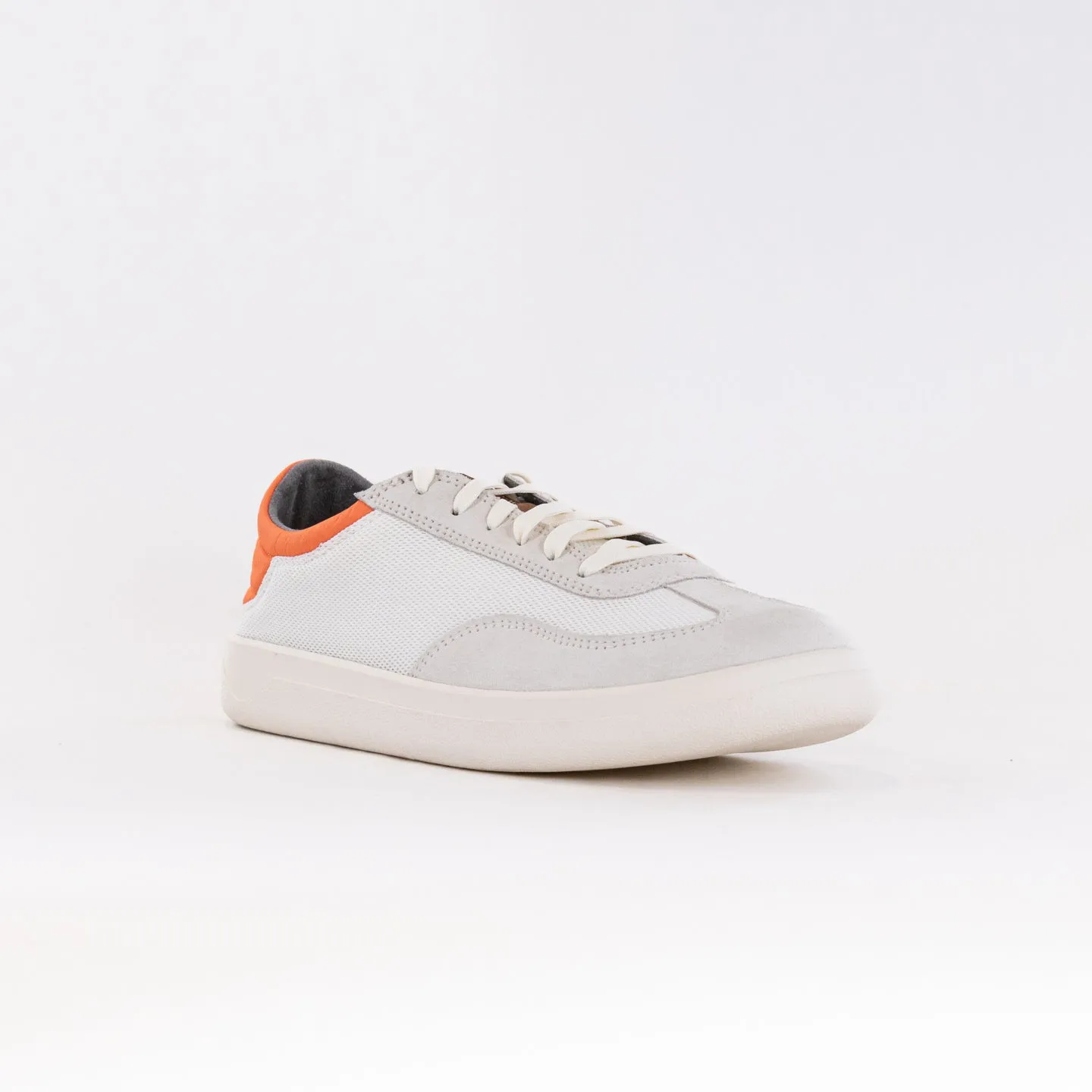 Olukai Punini (Men's) - Off White/Molten Orange dry land