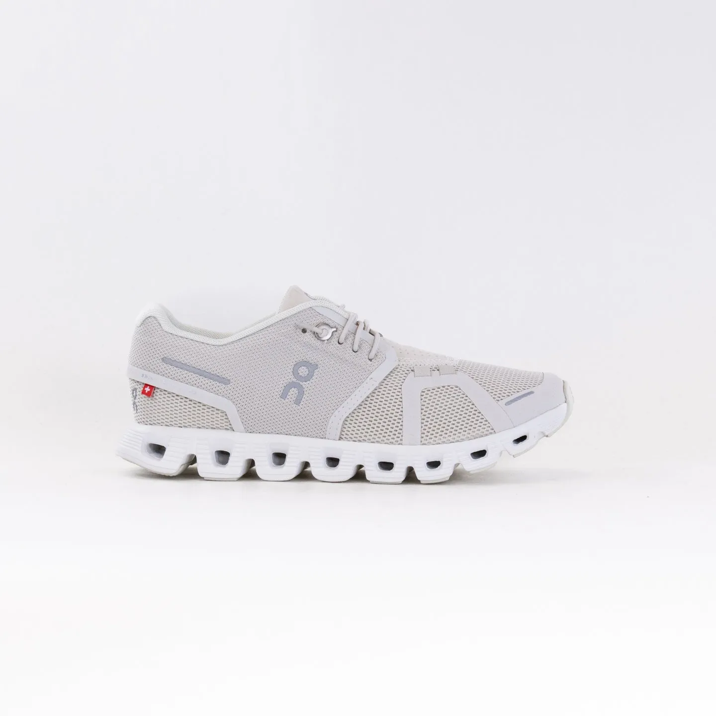 On Cloud 5 (Women's) - Pearl/White pace comfort