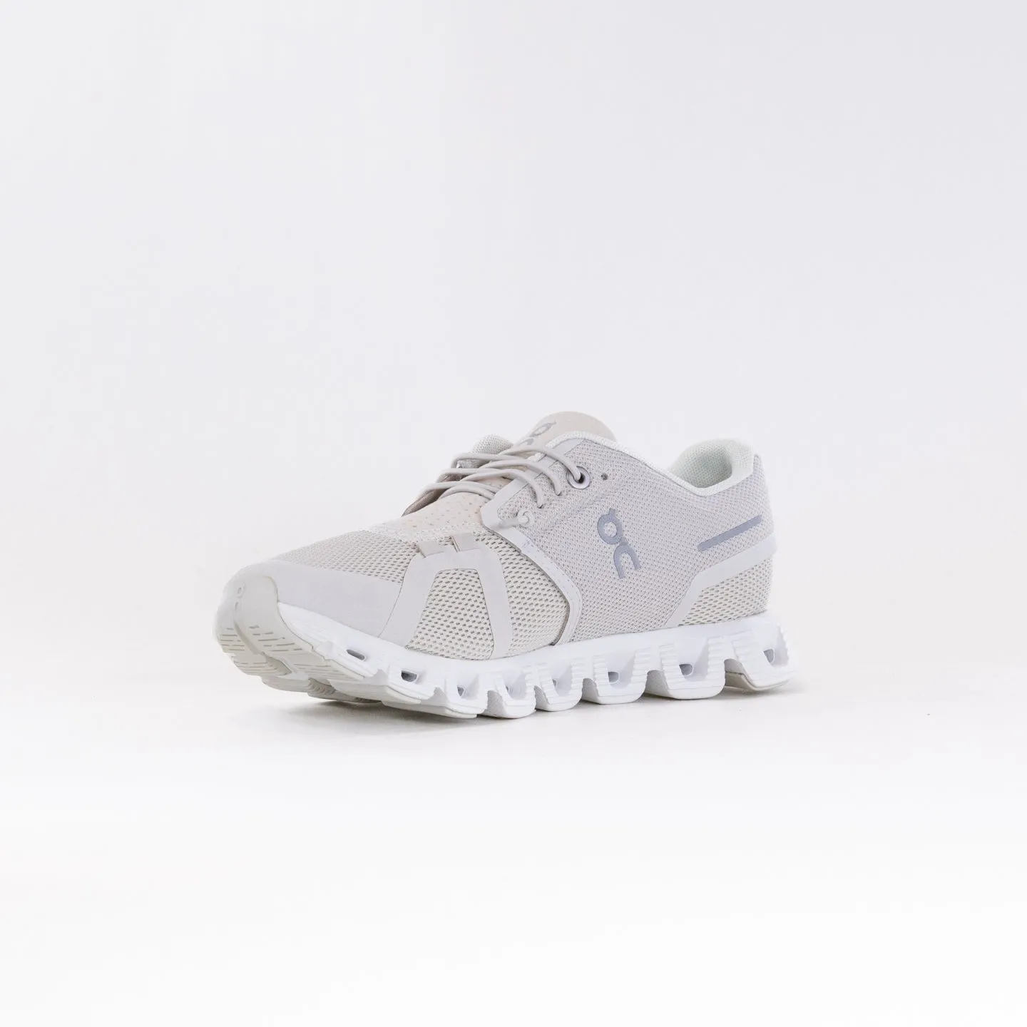 On Cloud 5 (Women's) - Pearl/White motion push
