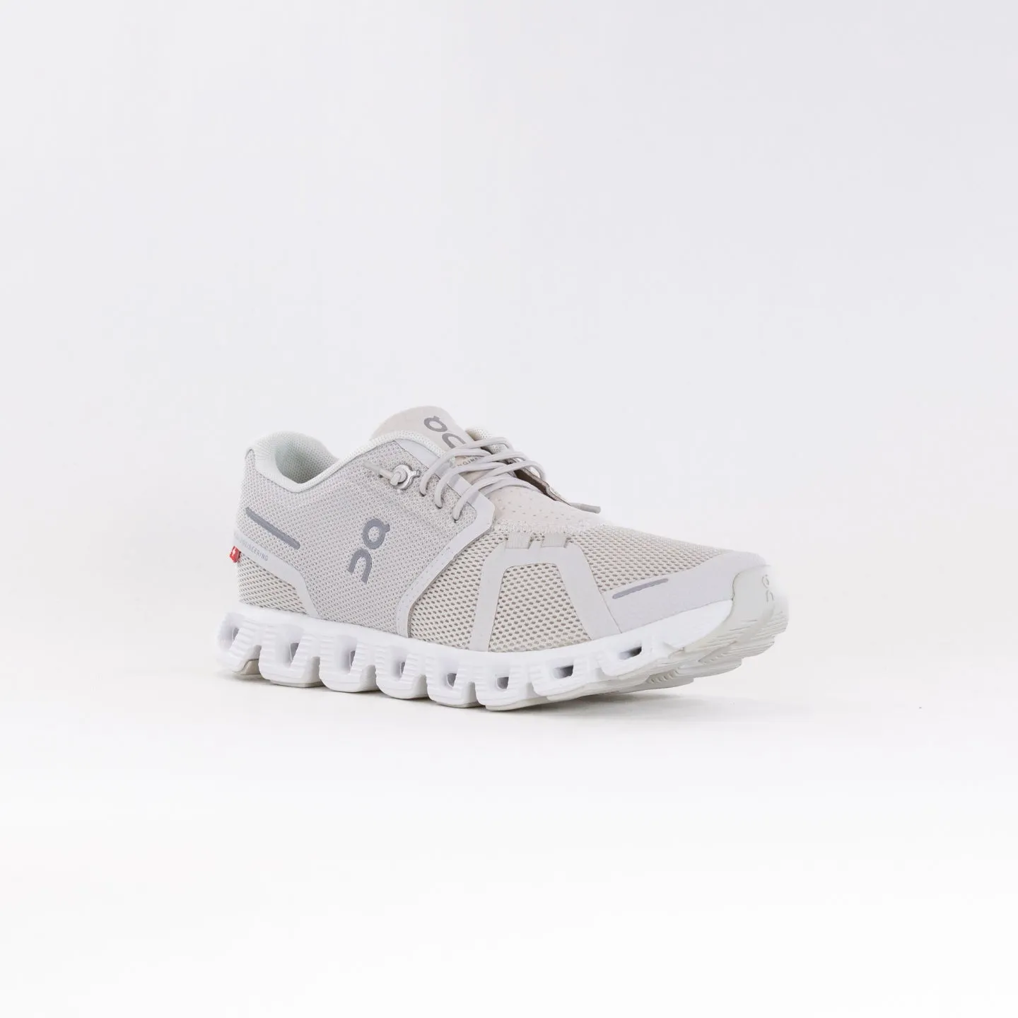 On Cloud 5 (Women's) - Pearl/White sprint boost