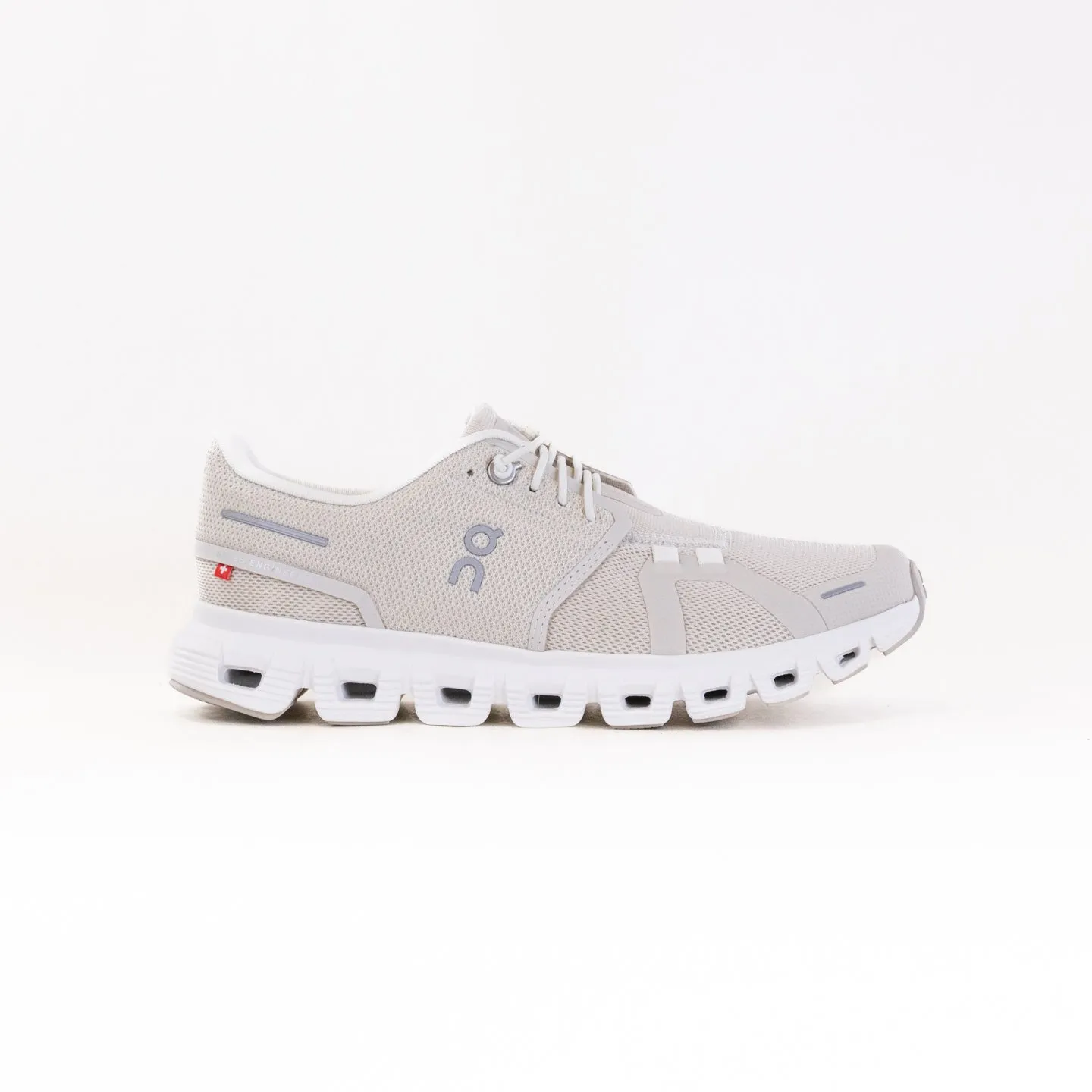 On Cloud 6 (Women's) - Pearl/White terrain gear