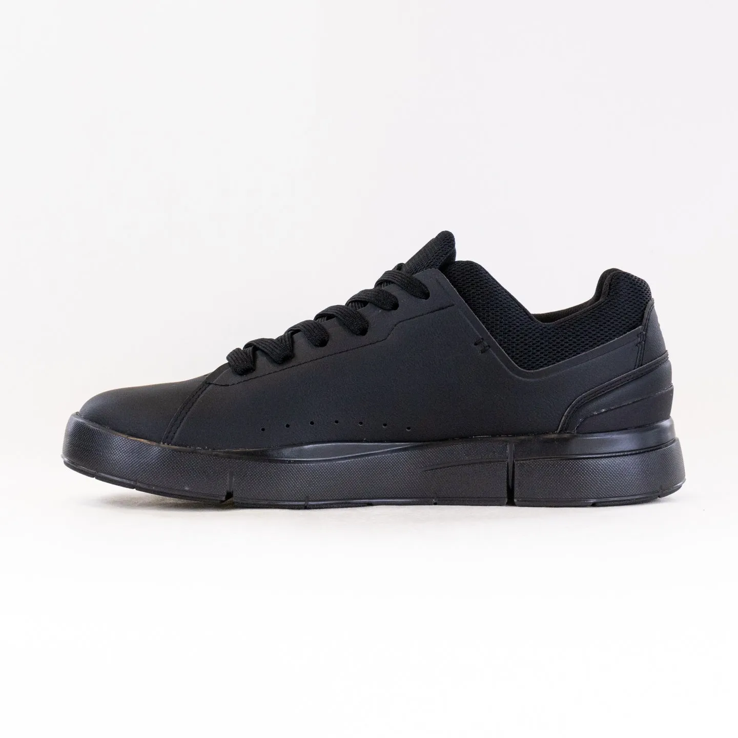 On The Roger Advantage (Women's) - All Black flexible sole
