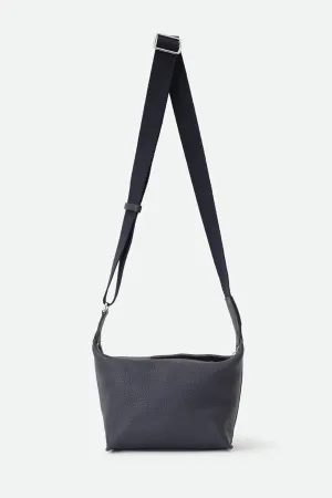 RAVELLO ITALIAN LEATHER HANDBAG IN NAVY motion wear RAVELLO ITALIAN LEATHER HANDBAG IN NAVY dynamic vibe