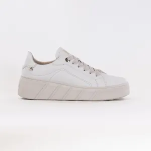 Rieker W0503-80 (Women's) - White steady steps Rieker W0503-80 (Women's) - White wet defense