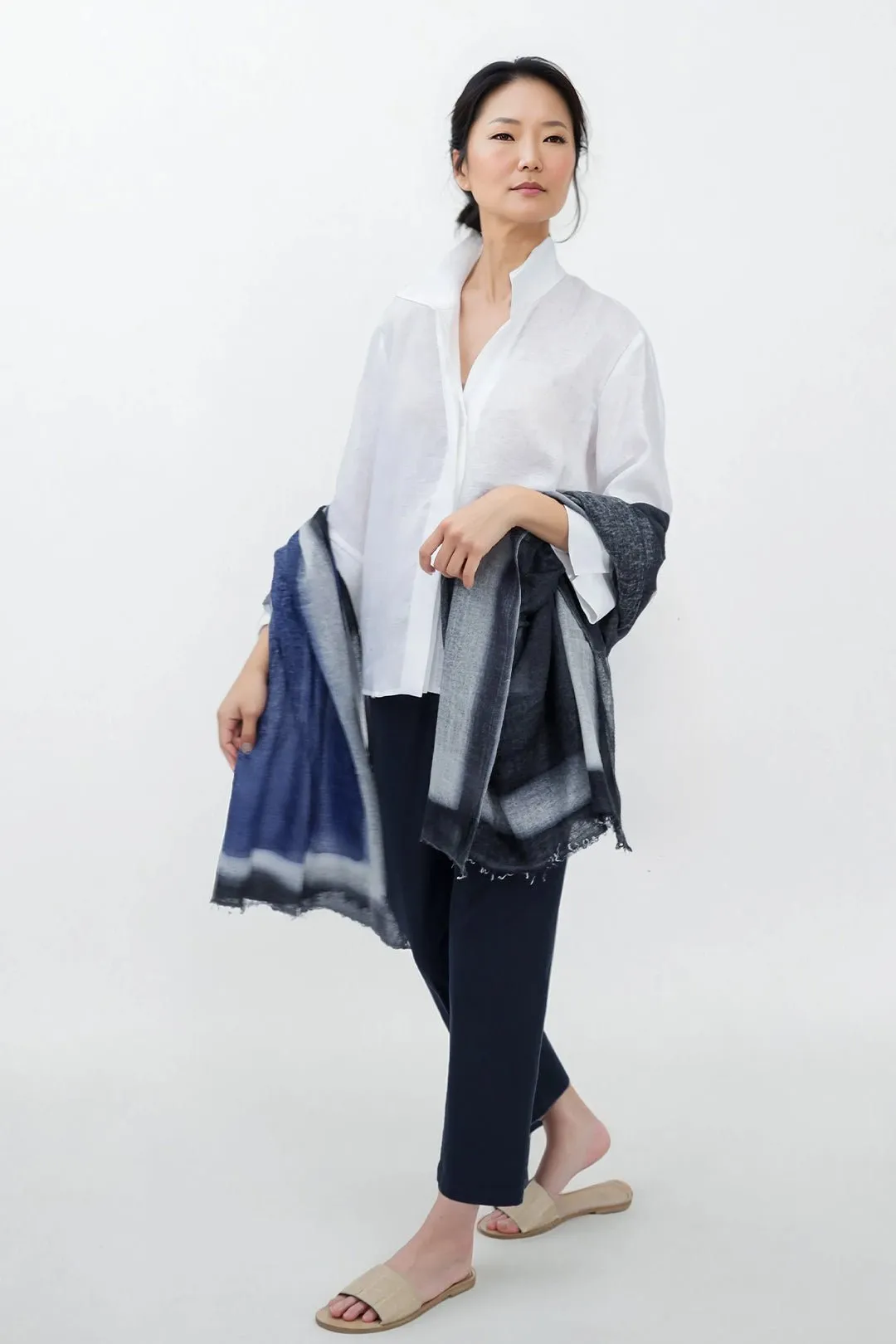 SANDRINE WIDE-CUFF SHIRT IN ITALIAN LINEN flattering fit