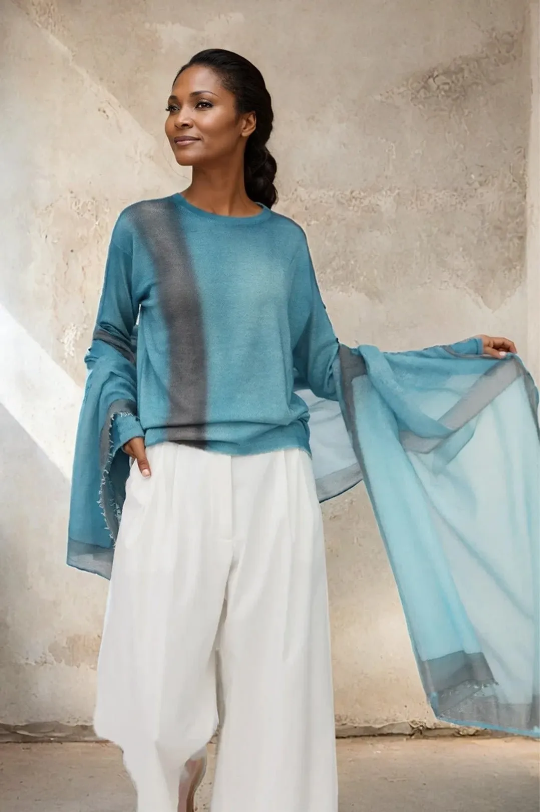 SHILOH CREW IN HAND-DYED CASHMERE TURQUOISE SQUARES warm moment