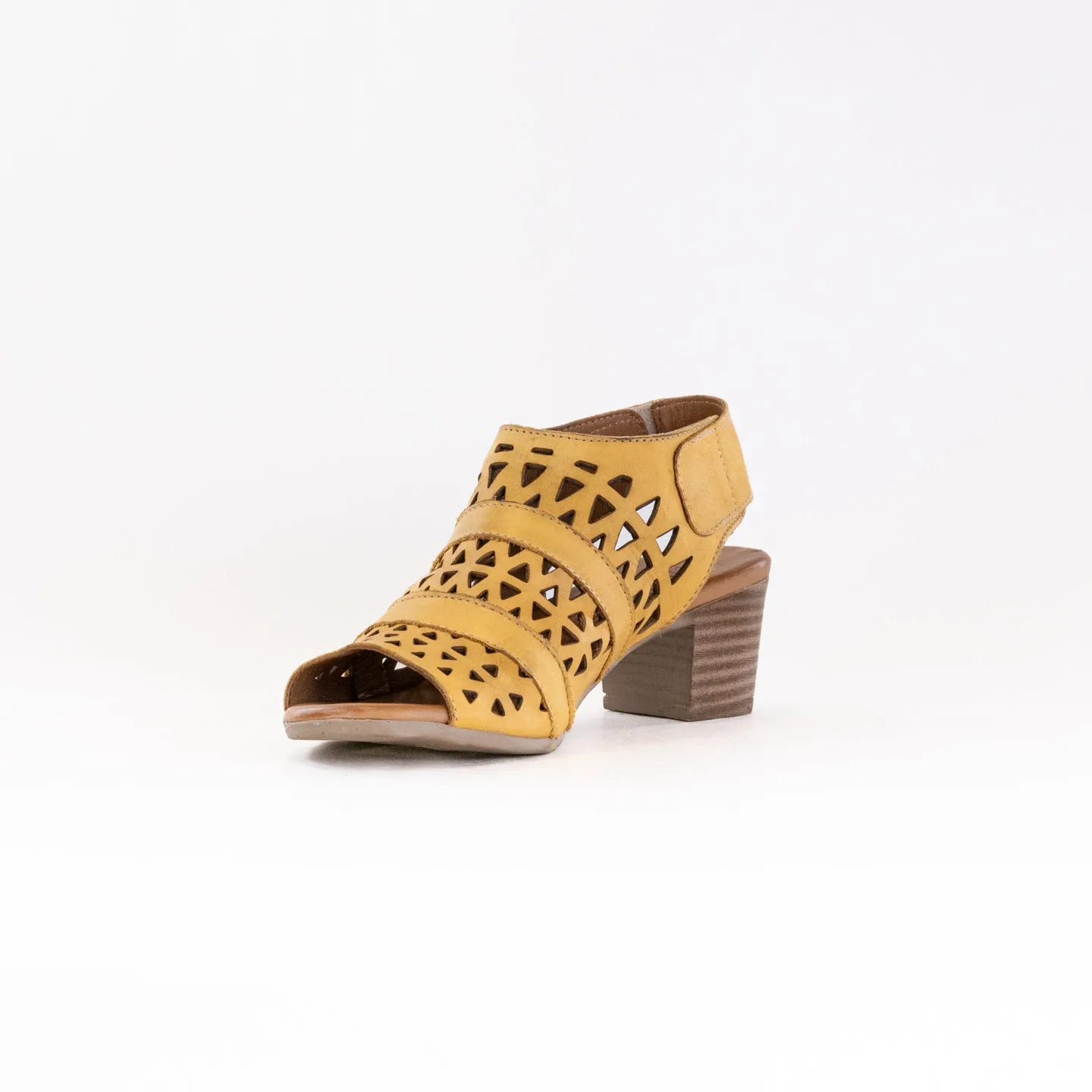 Spring Step Dorotha (Women's) - Yellow Timeless Feel