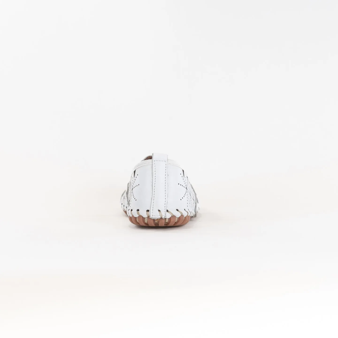 Spring Step Fusaro (Women's) - White trail flexibility