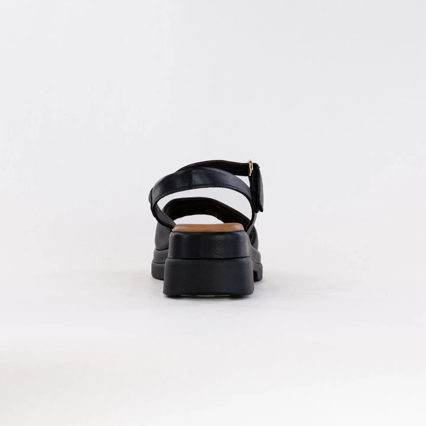 Spring Step Huntington (Women's) - Black Leather Skin Fresh