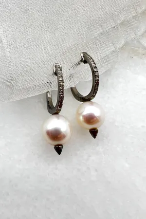 SS DIAMOND LARGE PEARL HOOP EARRINGS WITH SPIKE glam edge SS DIAMOND LARGE PEARL HOOP EARRINGS WITH SPIKE cozy glow