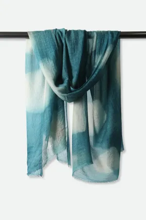 TEAL WINDOWS SCARF IN HAND DYED CASHMERE soft hug TEAL WINDOWS SCARF IN HAND DYED CASHMERE layer ease