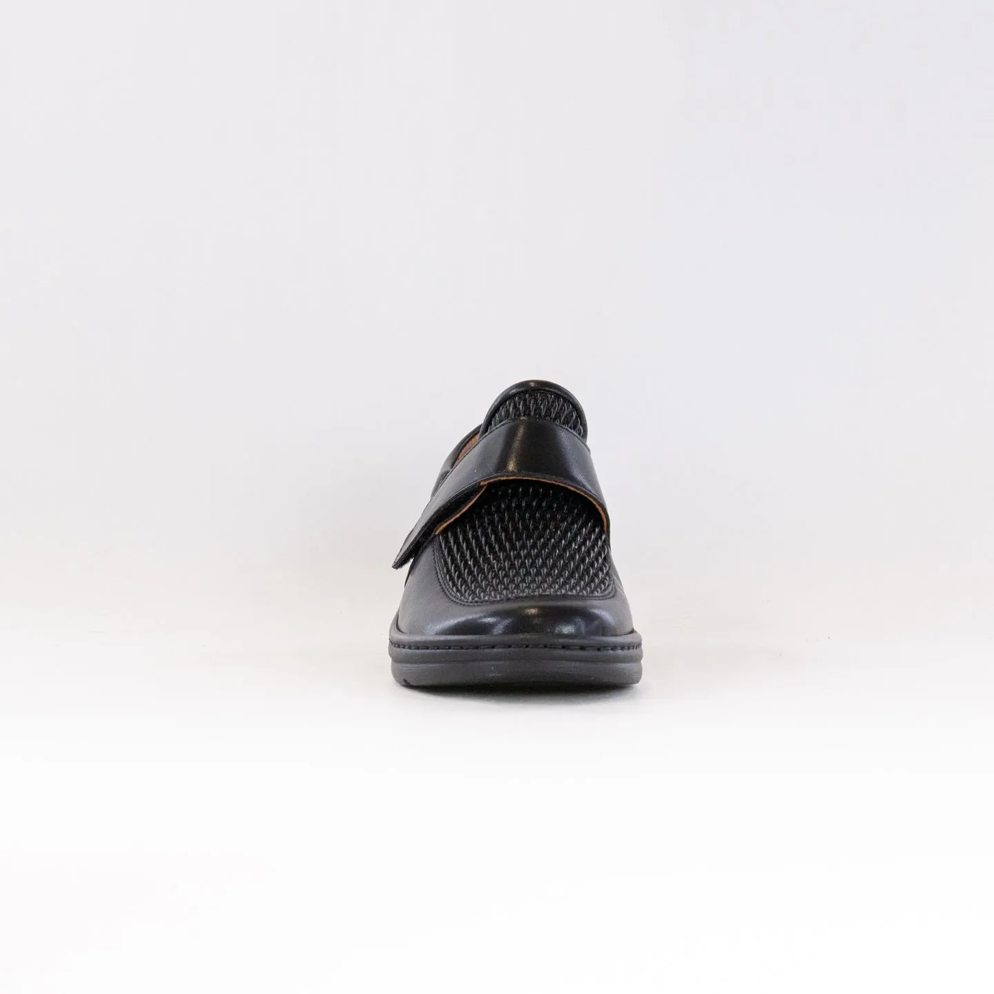 V-Italia 1219 (Women's) - Black Leather hard surface