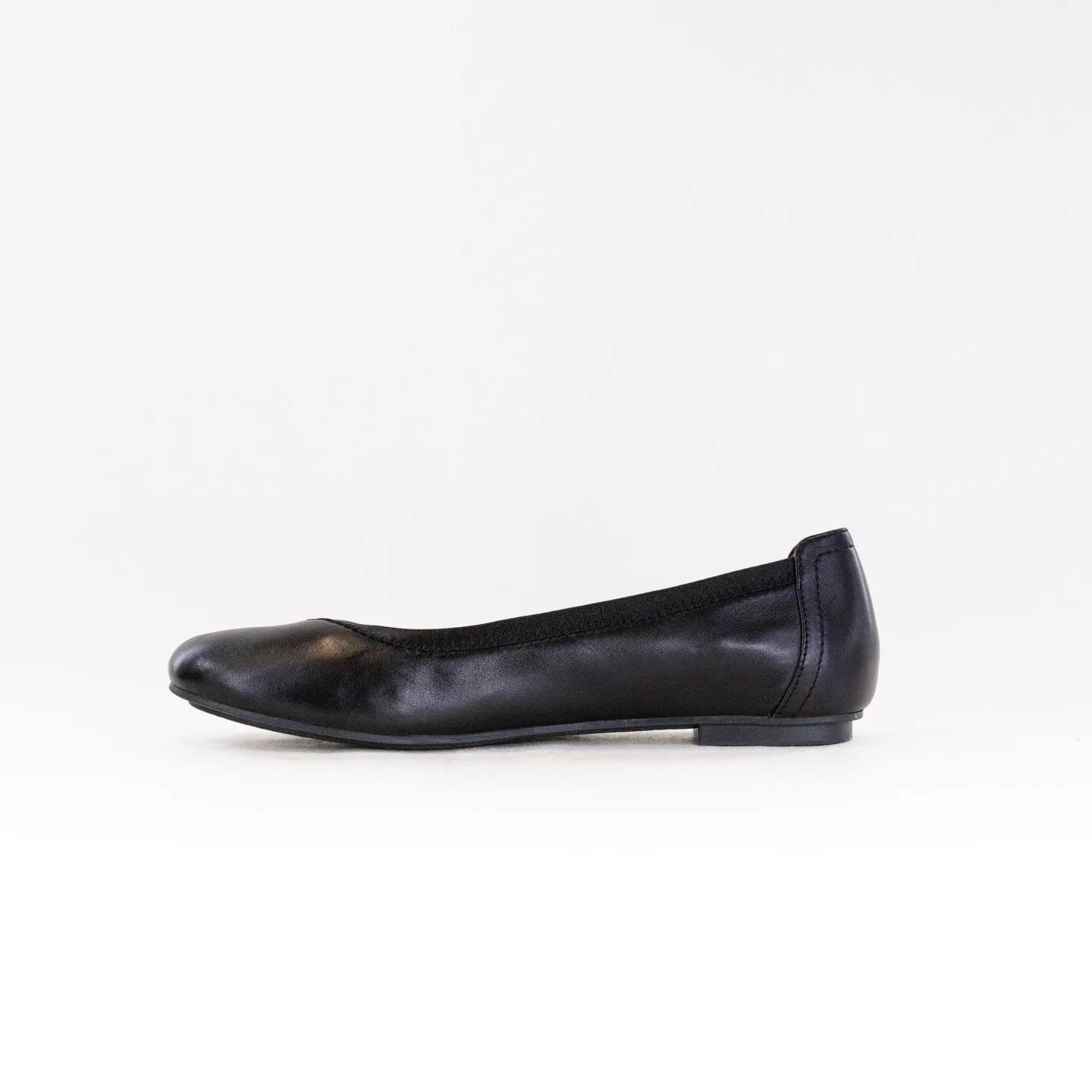 Vionic Caroll Ballet Flat (Women's) - Black cross terrain