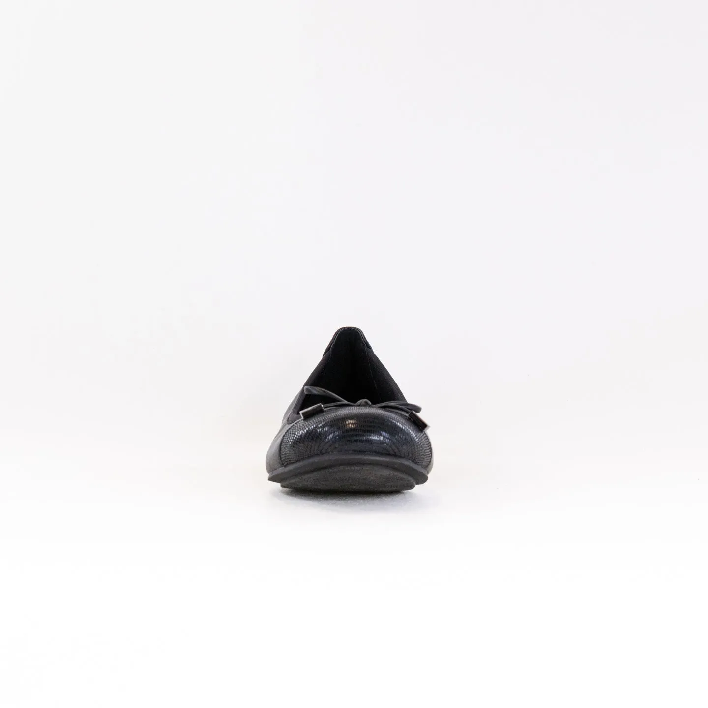 Vionic Minna Ballet Flat (Women's) - Black terrain wear