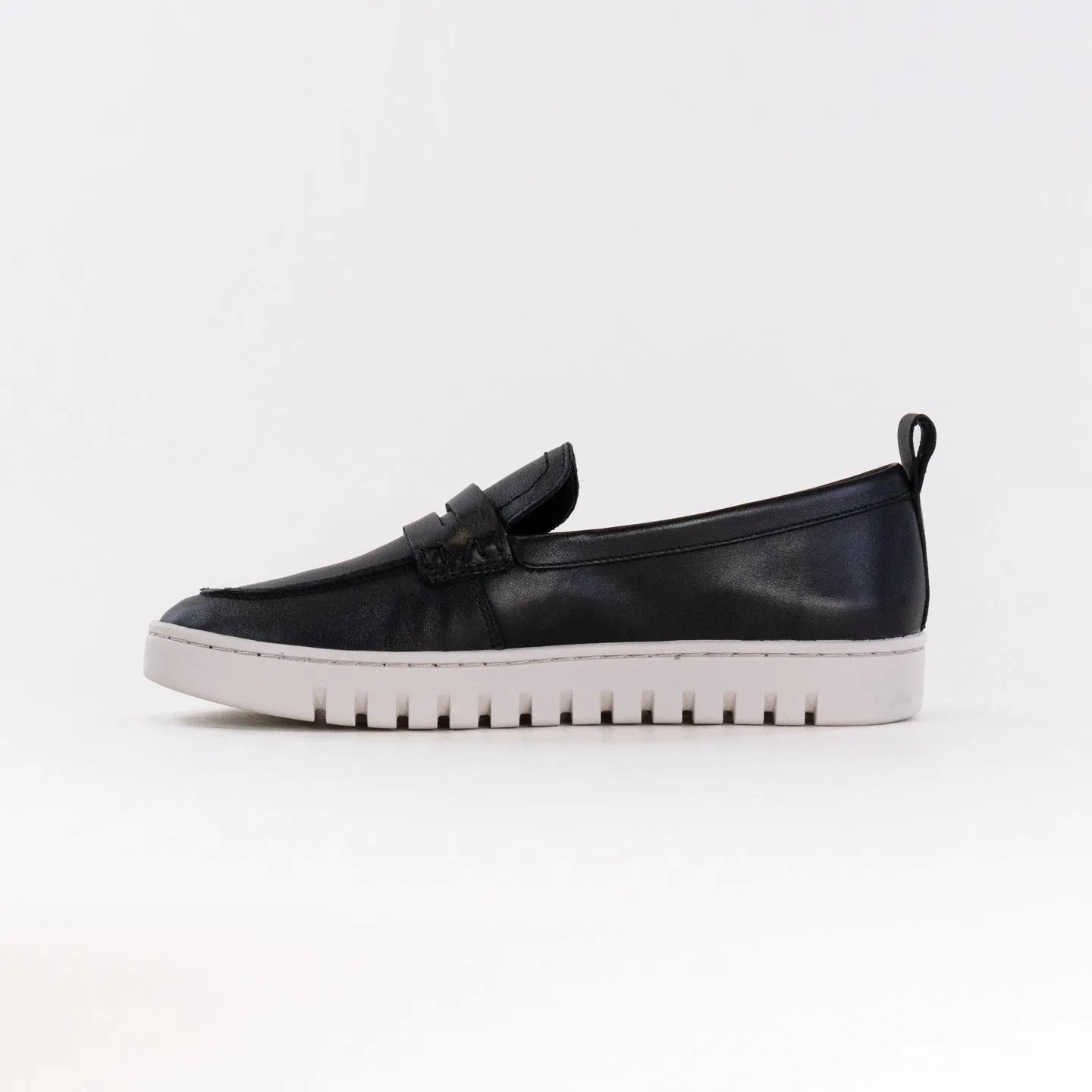 Vionic Uptown Loafer (Women's) - Black Leather path fit