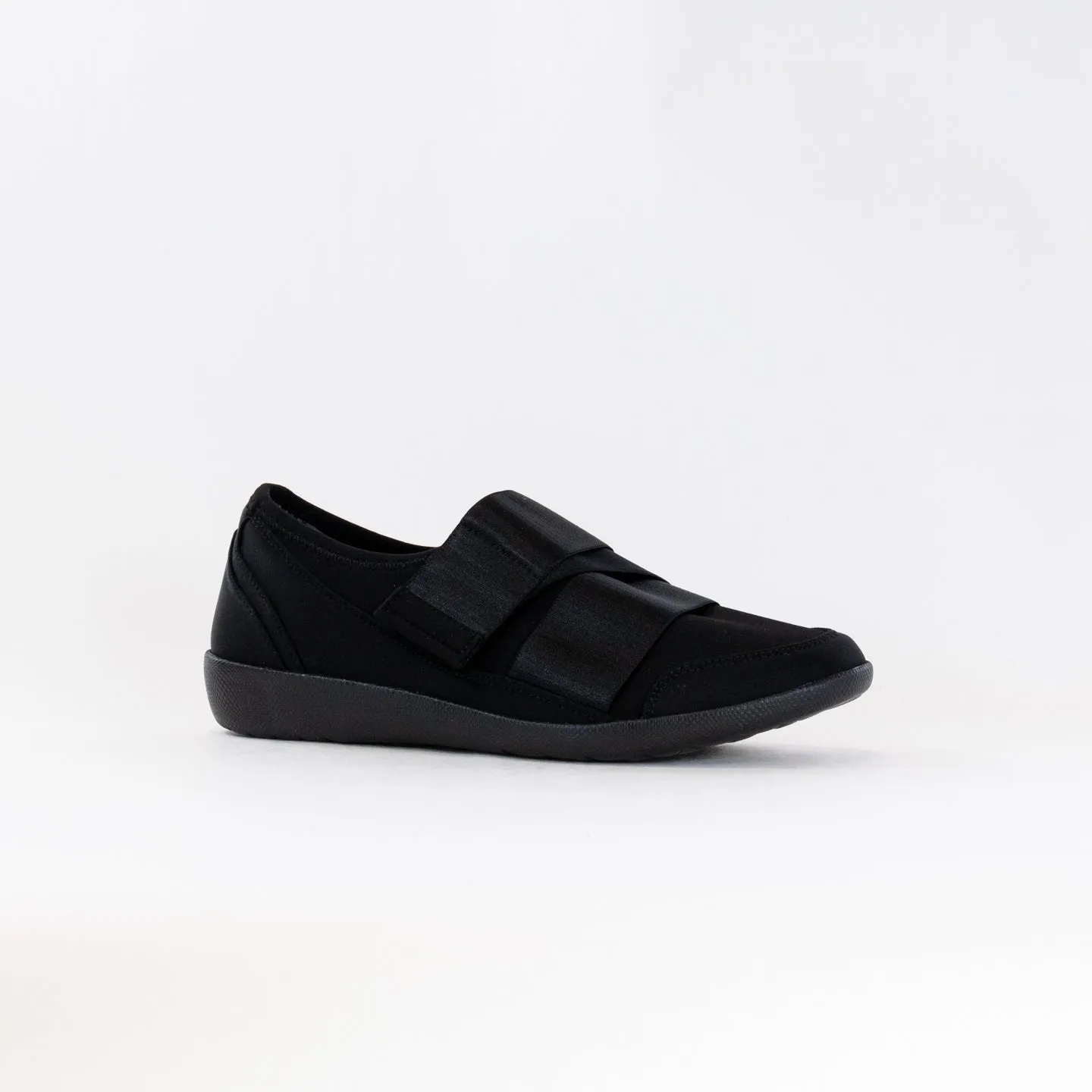 Ziera Urban (Women's) - Black/Black street ready
