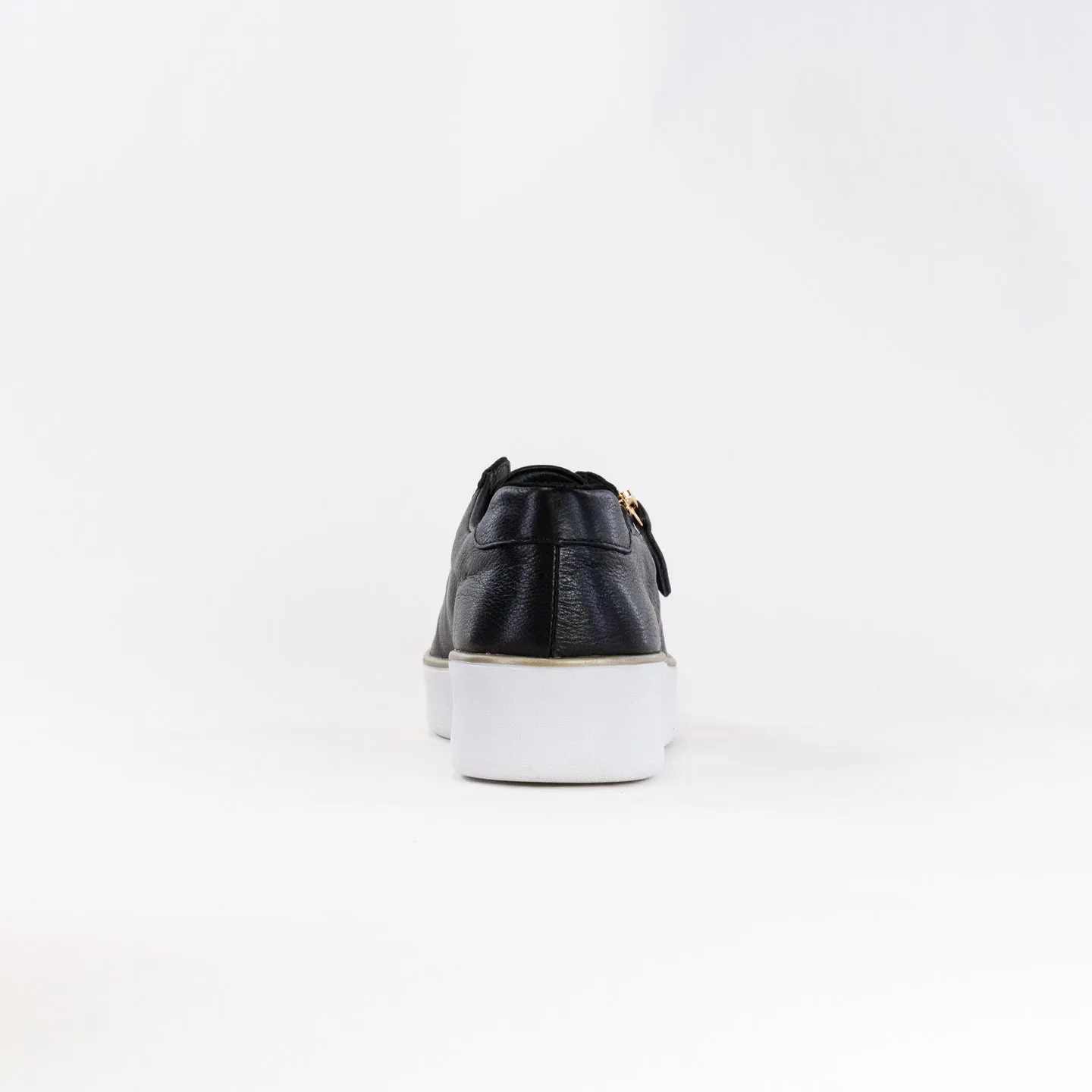 Ziera Zikta (Women's) - Black offroad use